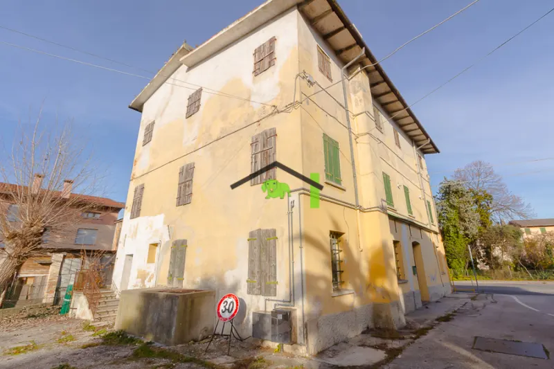 Casa indipendente con ex locale commerciale a Pramaggiore, da ristrutturare a Pramaggiore