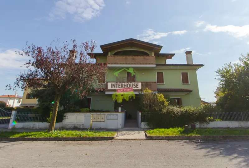 Villetta in trifamiliare con giardino esclusivo a Cordenons