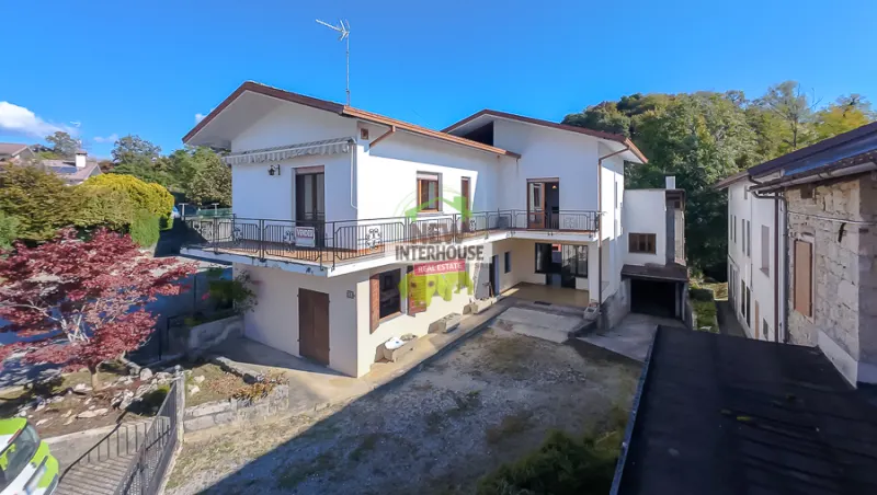 Casa indipendente di ampie metrature, con giardino privato a Castelnovo Del Friuli