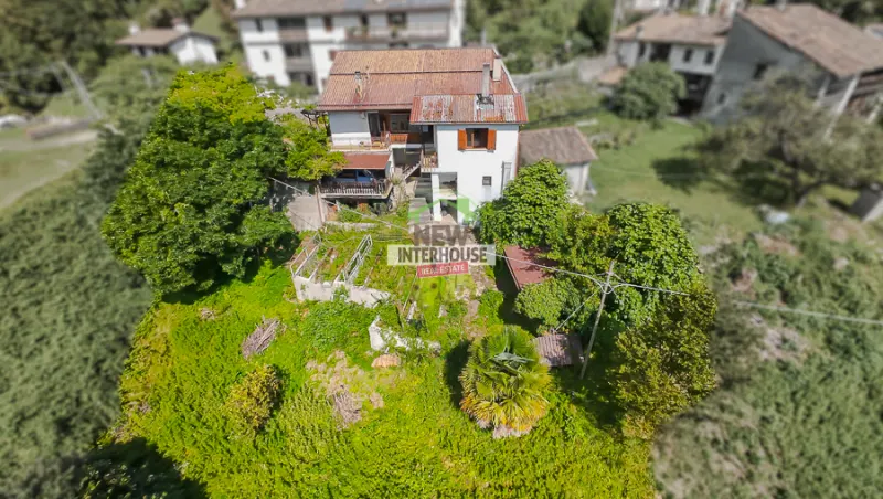 Casa indipendente con ampio giardino privato a Frisanco