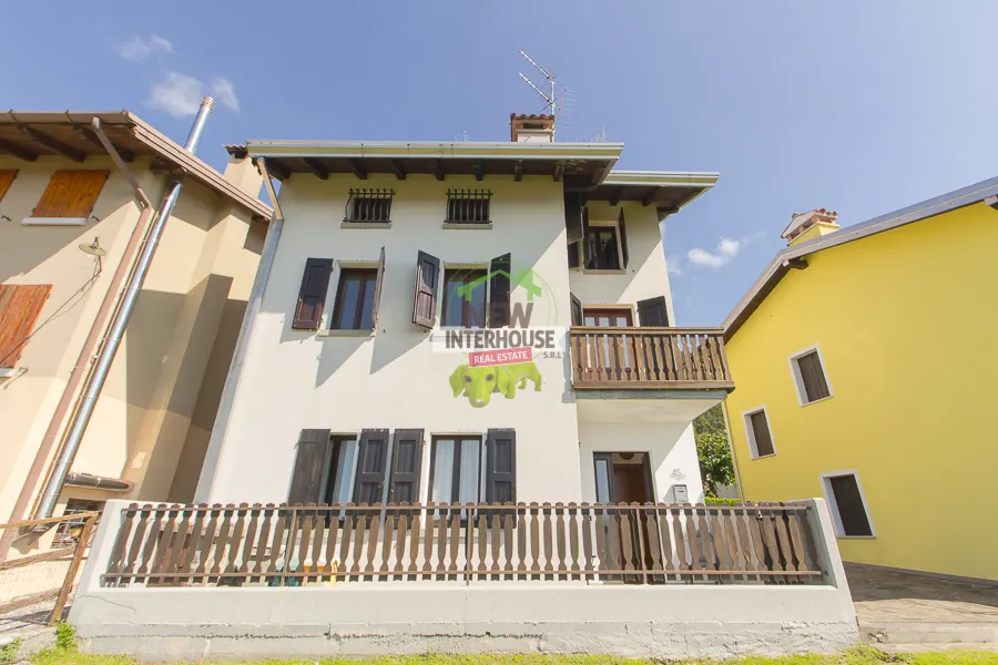 Casa indipendente in centro paese · foto 1