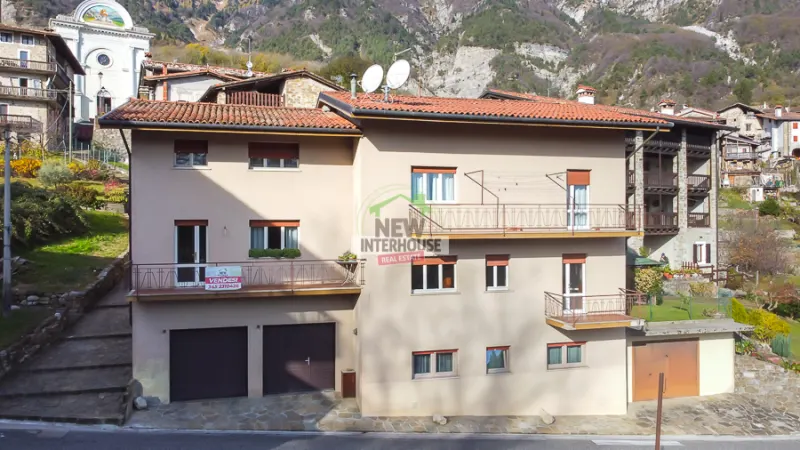 Complesso residenziale di quattro appartamenti a Poffabro a Frisanco