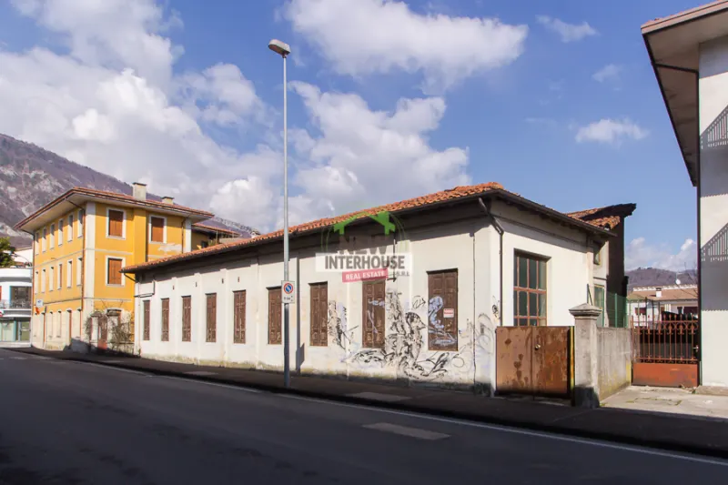 Laboratorio vicino al centro di Maniago a Maniago
