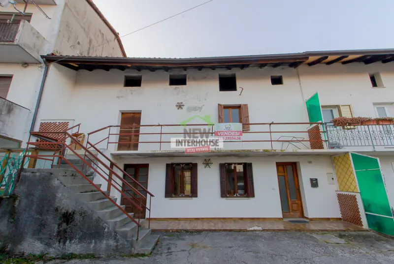 Casetta in linea con giardino privato a Maniago