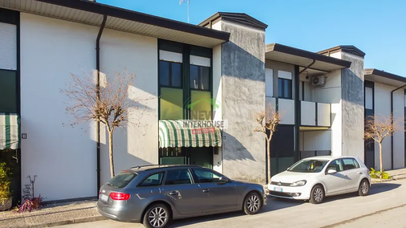 Villetta a schiera con giardino privato a Arba