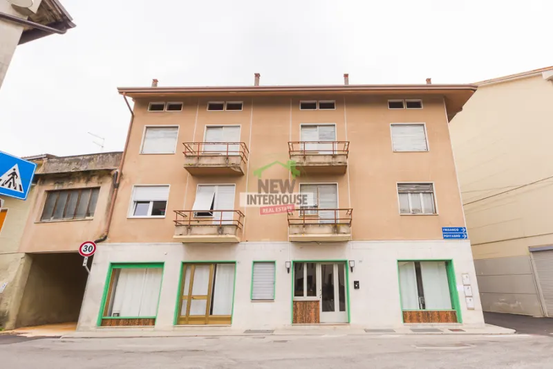 Bicamere da ristrutturare e due appartamenti al grezzo a Maniago