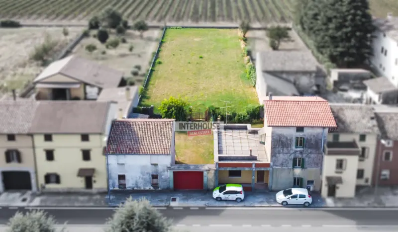 Casa in linea con ampio giardino a Maniago