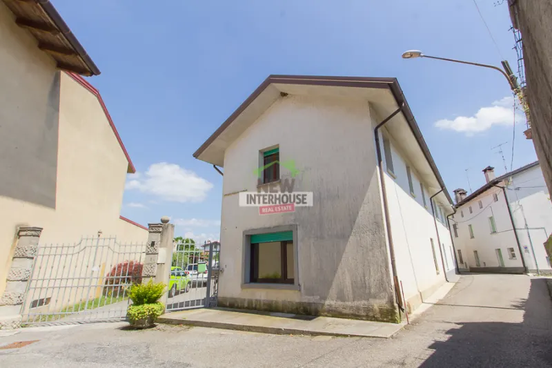 Ex locale commerciale trasformabile in abitazione a Tricesimo