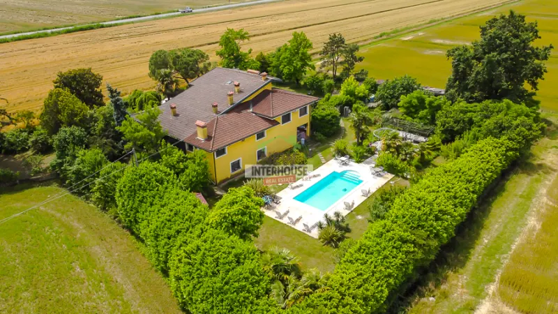 Rinomata villa con rifiniture di pregio e piscina a San Giorgio Di Nogaro