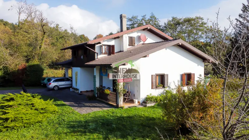 Villetta indipendente con ampio giardino privato a Forgaria Nel Friuli