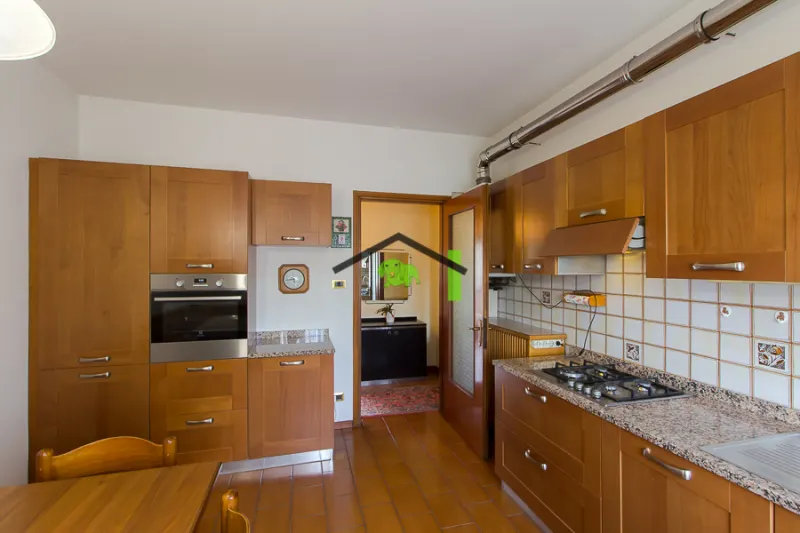 Appartamento bicamere con box chiuso e doppia cantina a Maniago, primo piano a Maniago