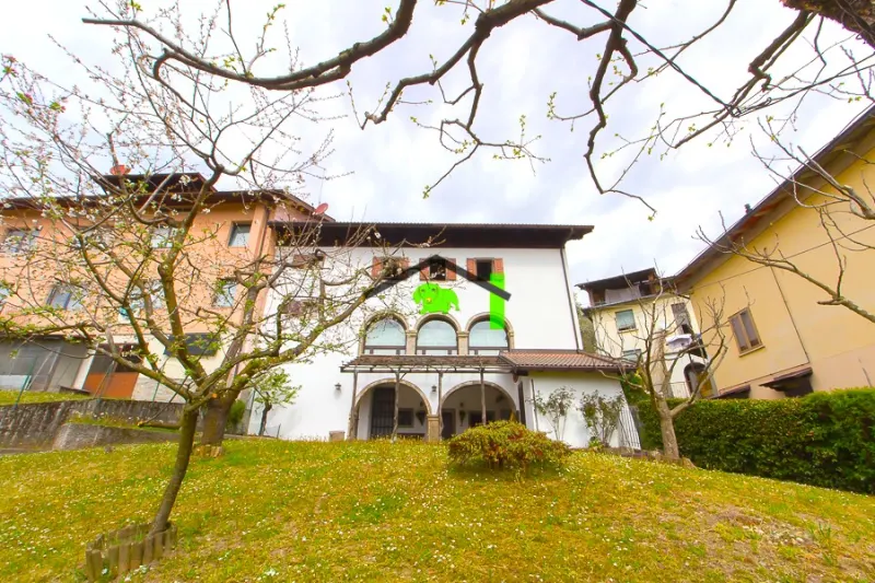 Villa storica di pregio, ristrutturata a Cercivento