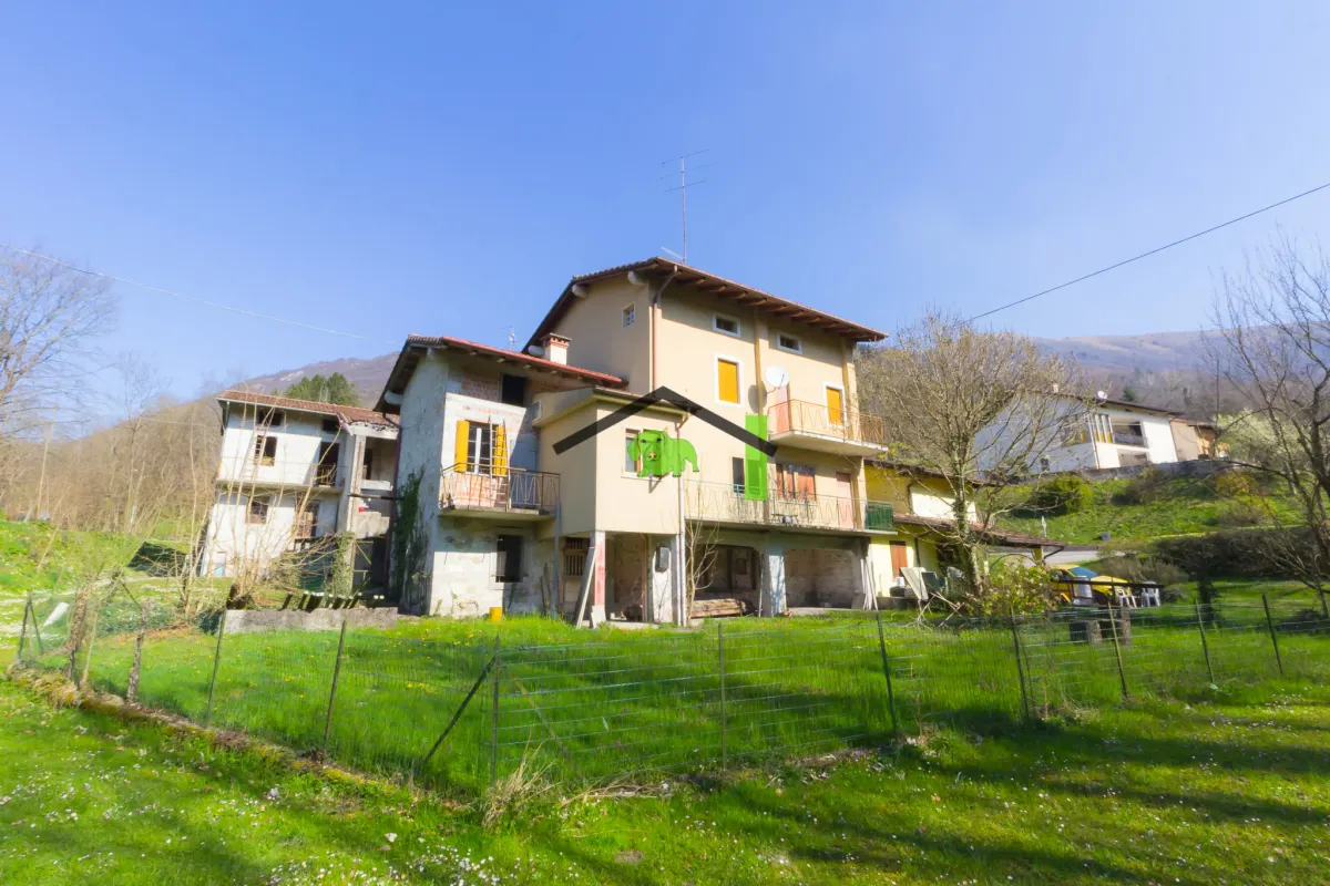 Casa indipendente, ampie metrature, con giardino privato · foto 1