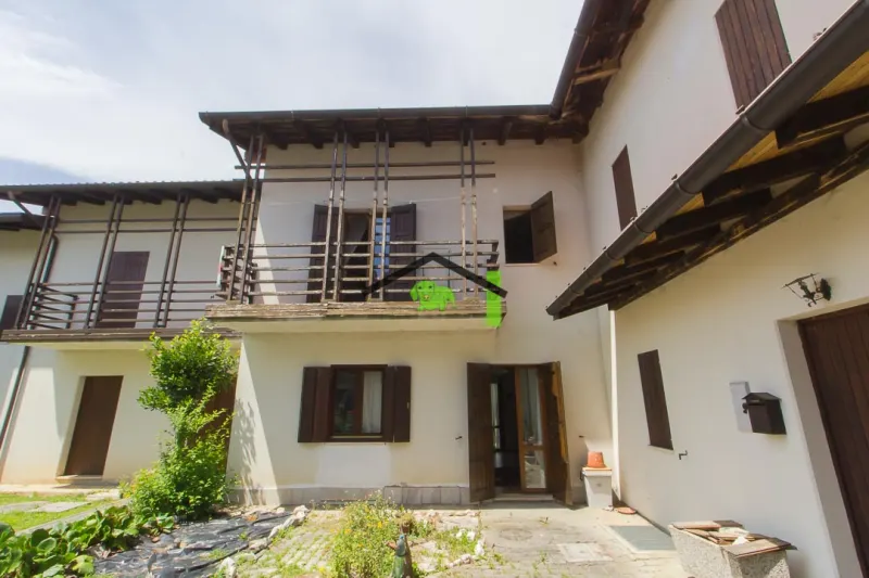 Villetta a schiera di 72 mq con giardino a Castelnovo del Friuli a Castelnovo Del Friuli