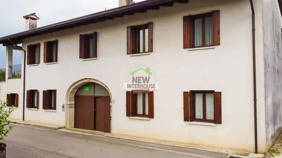 Casa in linea con tre camere e terrazza a Maniago, Via Siega · foto 1