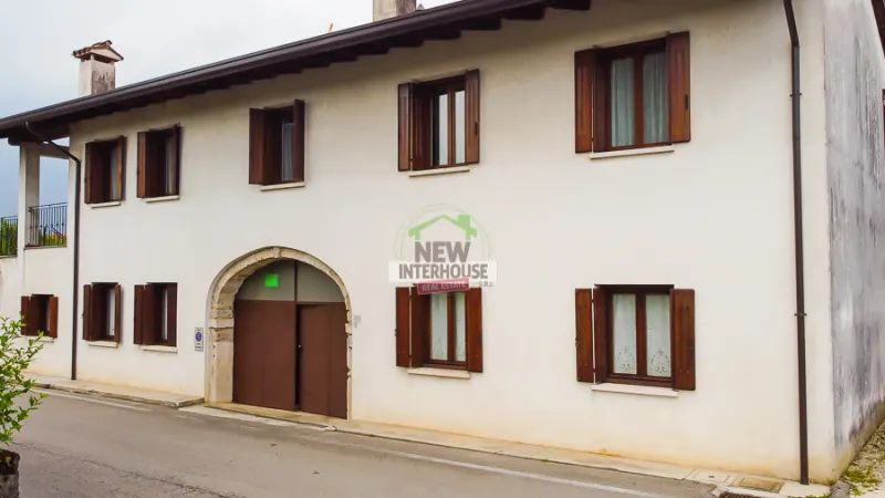Casa in linea con tre camere e terrazza a Maniago, Via Siega a Maniago