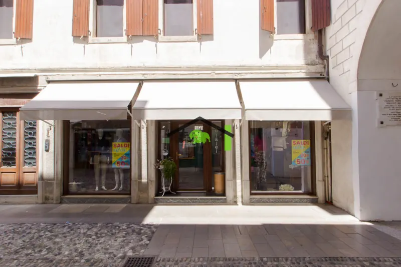 Cessione attività abbigliamento in centro storico a Spilimbergo a Spilimbergo