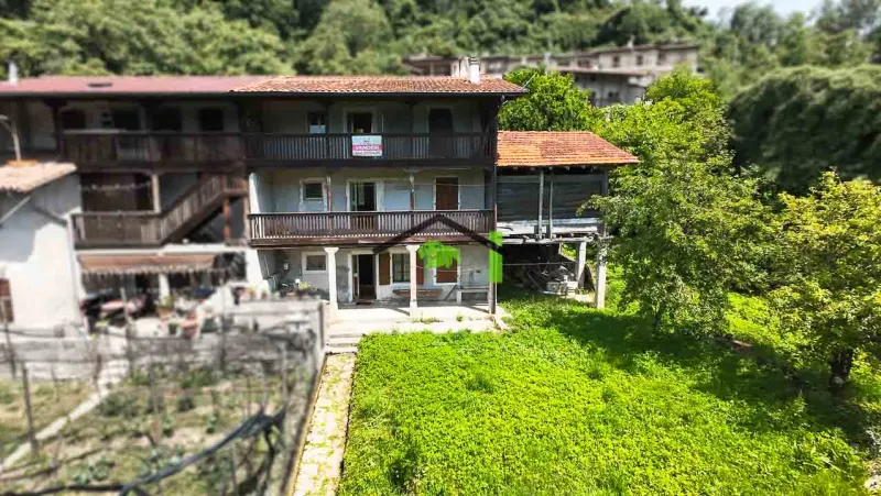 Casa a schiera con giardino privato a Castelnovo del Friuli a Castelnovo Del Friuli