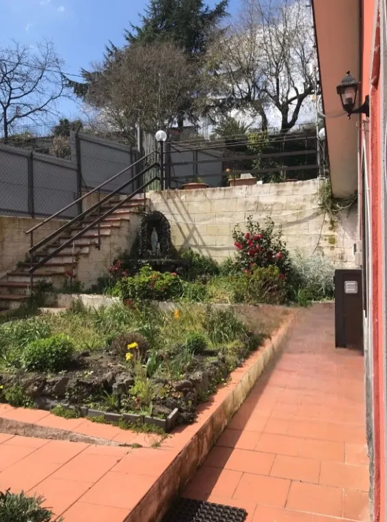 Villa singola con giardino · foto 2