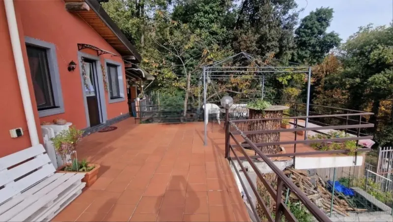 Villa singola con giardino · foto 5