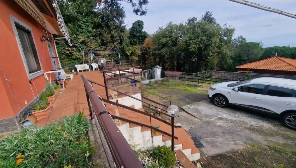 Villa singola con giardino · foto 7