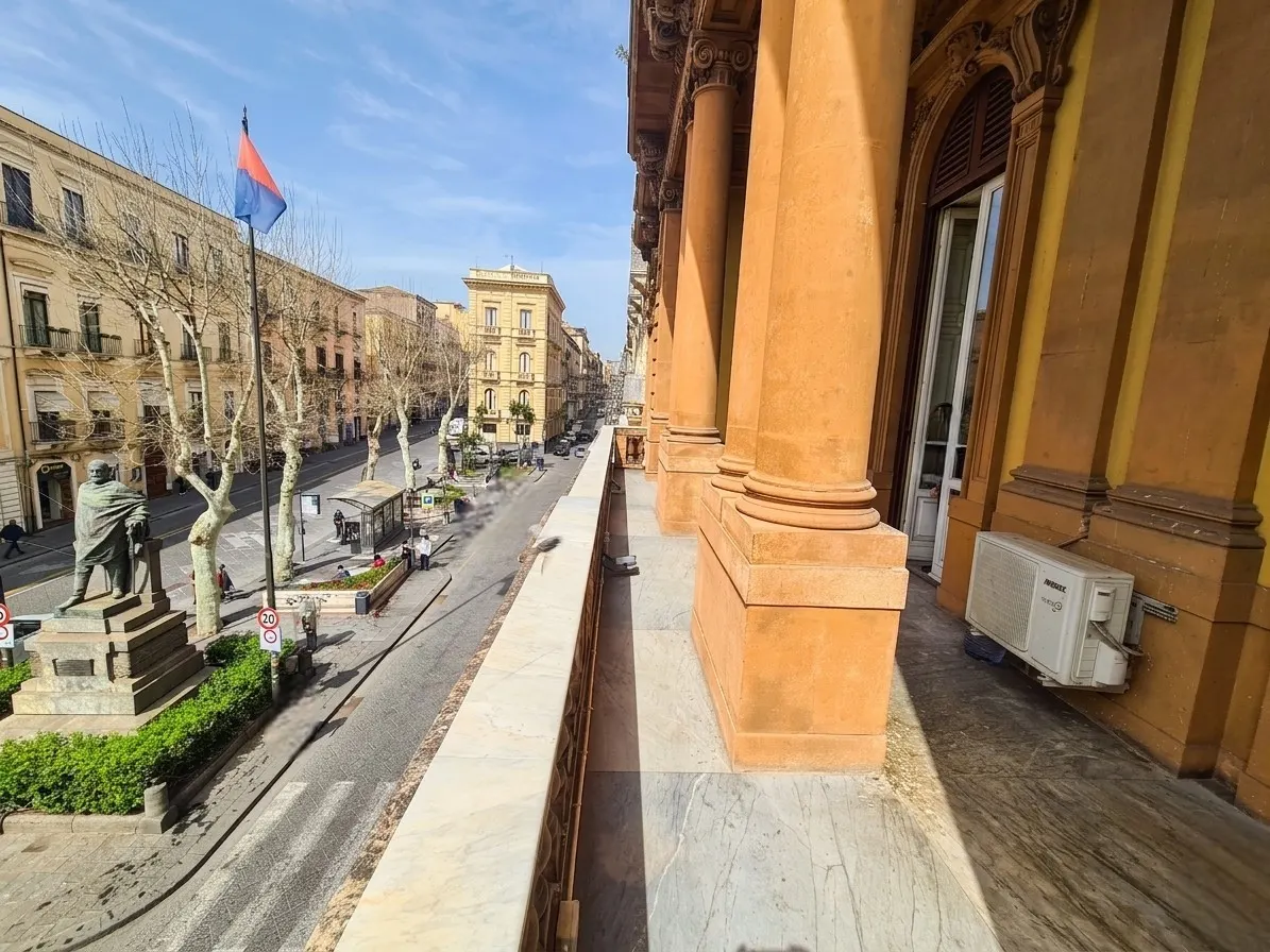 Catania, Prestigioso Appartamento di 450 mq Palazzo Pancari Ferreri · foto 9