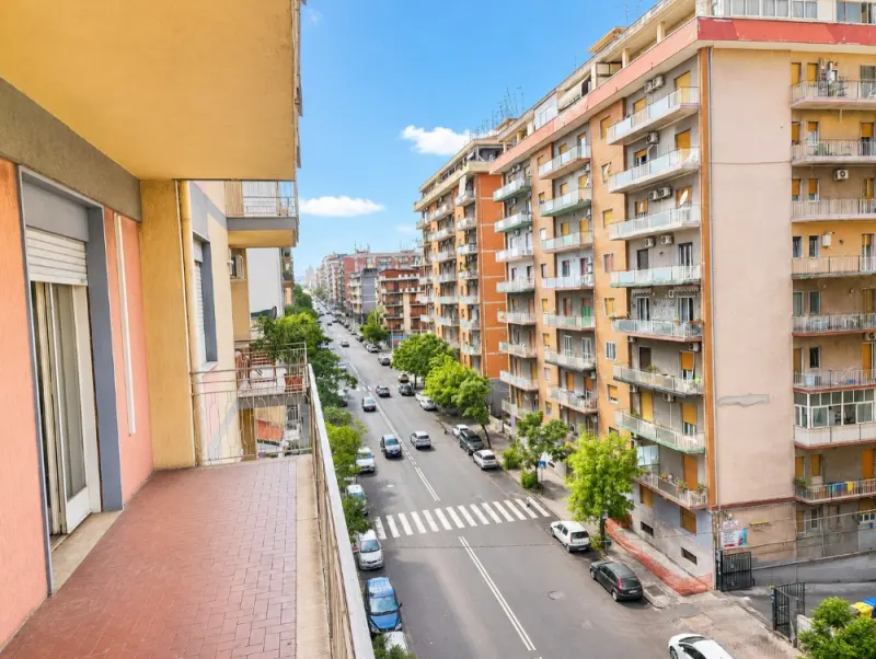 Appartamento Luminoso in Vendita a Catania – Via Ammiraglio Caracciolo a Catania