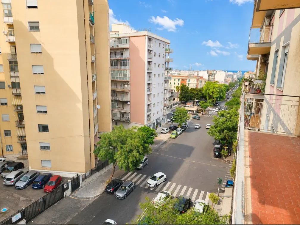 Appartamento Luminoso in Vendita a Catania – Via Ammiraglio Caracciolo · foto 13