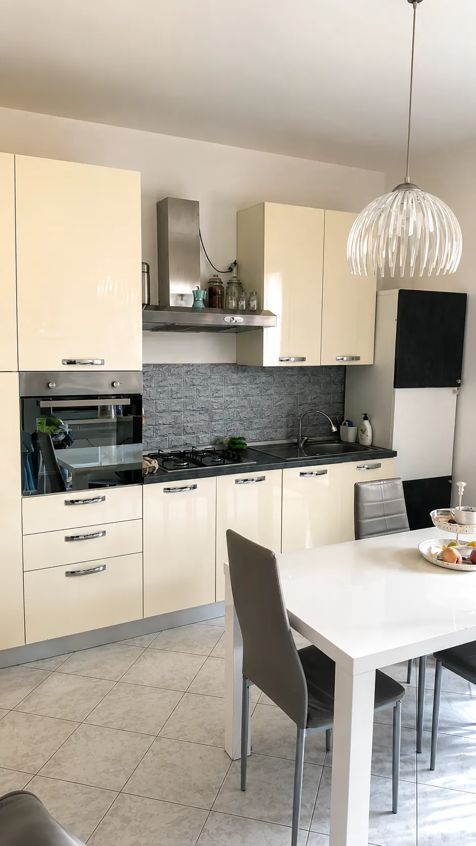 Elegante appartamento di 4 vani con ascensore e vista mare in zona Terravecchia · foto 12