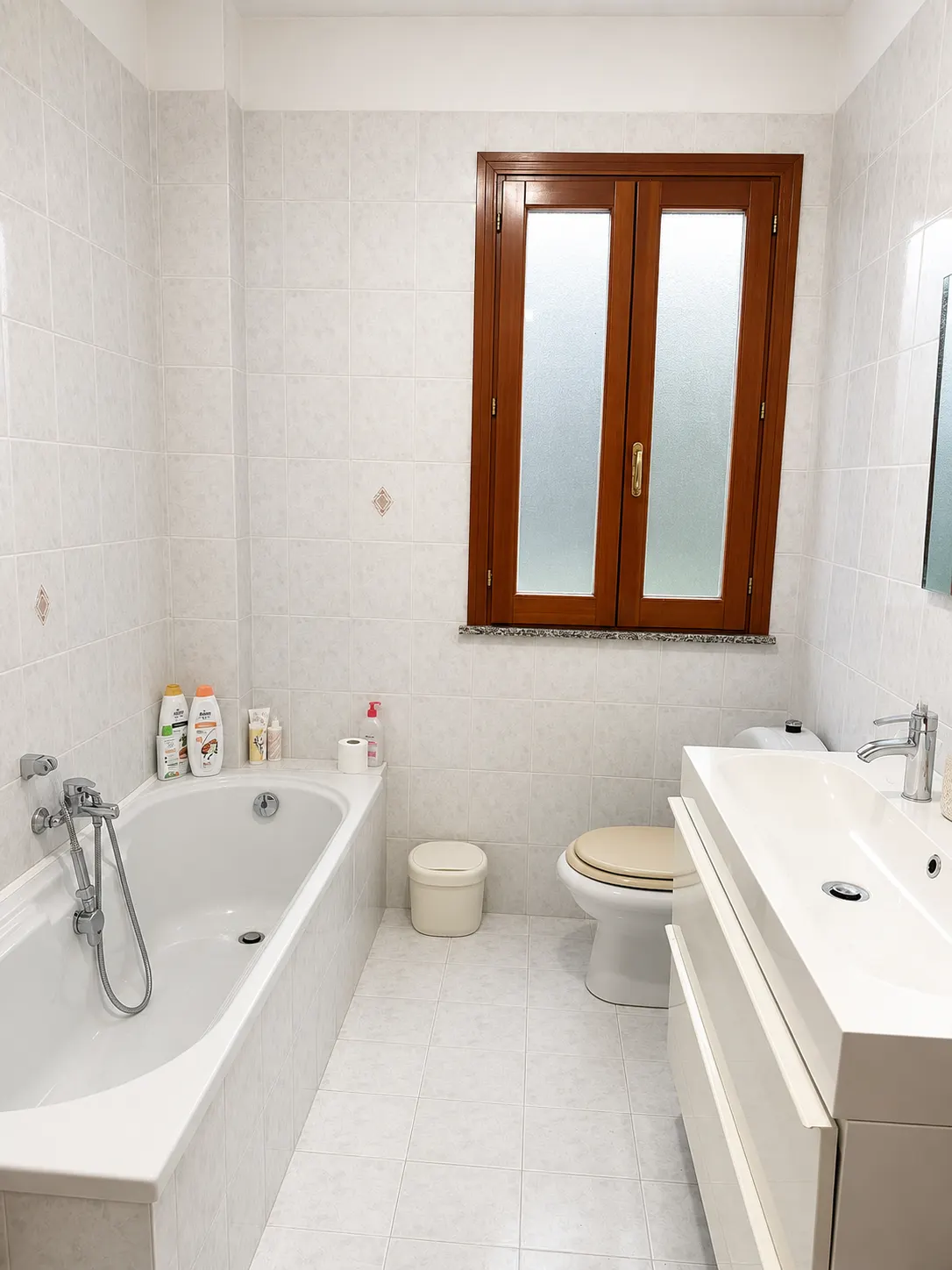 Elegante appartamento di 4 vani con ascensore e vista mare in zona Terravecchia · foto 6