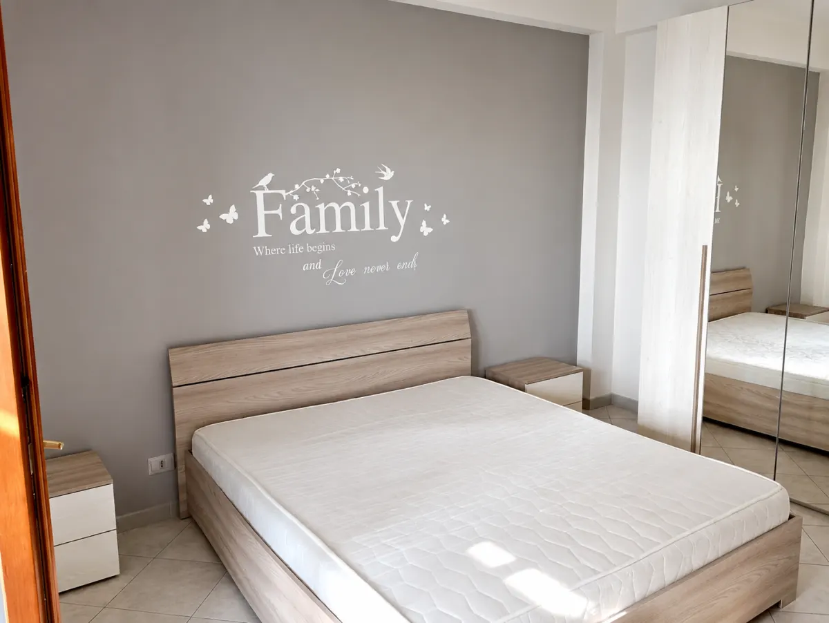 Elegante appartamento di 4 vani con ascensore e vista mare in zona Terravecchia · foto 9