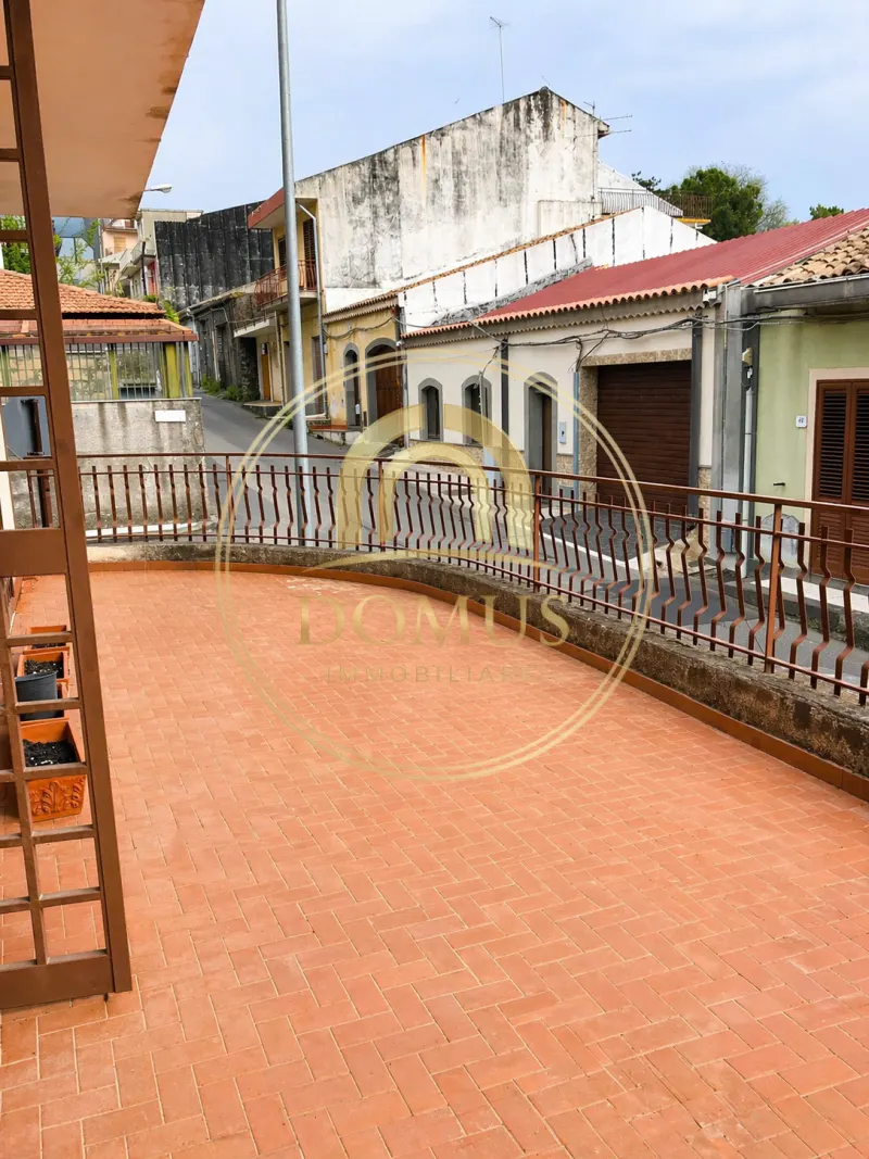 Zafferana Etnea, Ampio Appartamento con Terrazzo e Garage Doppio · foto 3