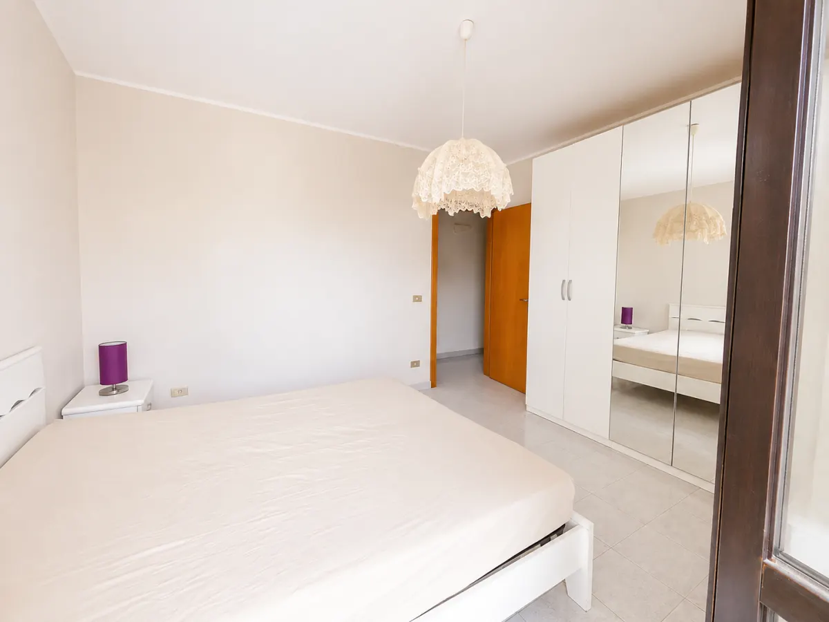 Mascali - Trilocale con vista Etna e box auto nel residence "Blue Garden" · foto 8