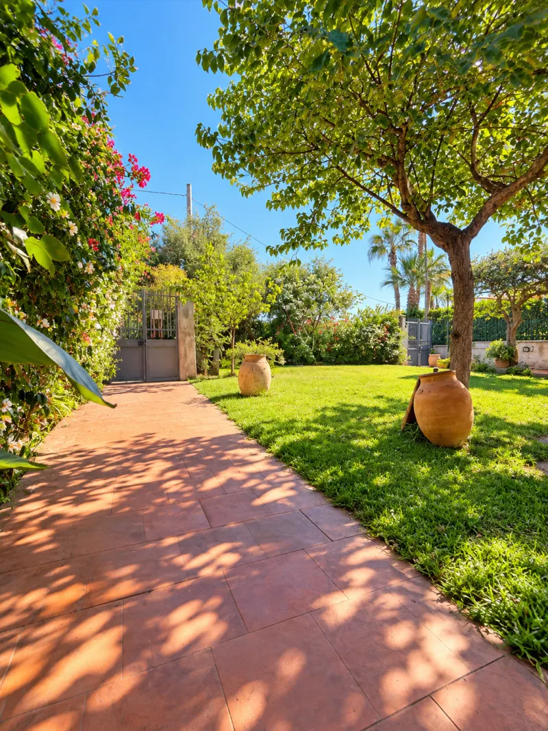 Villa con giardino - Catania via Santa Sofia · foto 2