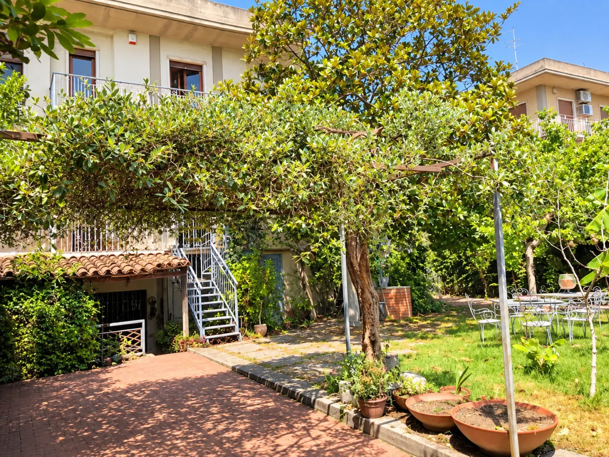 Villa con giardino - Catania via Santa Sofia · foto 32