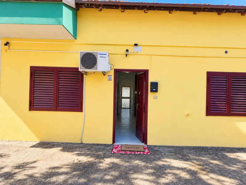Casa Indipendente con Spazi Esterni a due passi dal mare – Villaggio Lido Vaccarizzo · foto 3