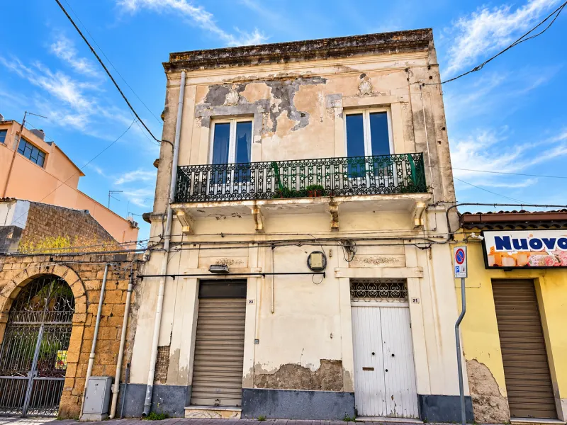 Prestigioso Palazzo Padronale di Fine '800 nel Cuore di Augusta a Augusta