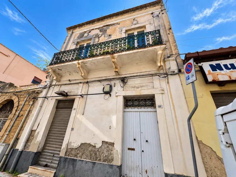 Prestigioso Palazzo Padronale di Fine '800 nel Cuore di Augusta · foto 3