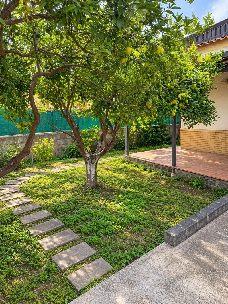 VILLA SINGOLA CON DUE APPARTAMENTI INDIPENDENTI E AMPIO GIARDINO – VACCARIZZO, CATANIA · foto 3