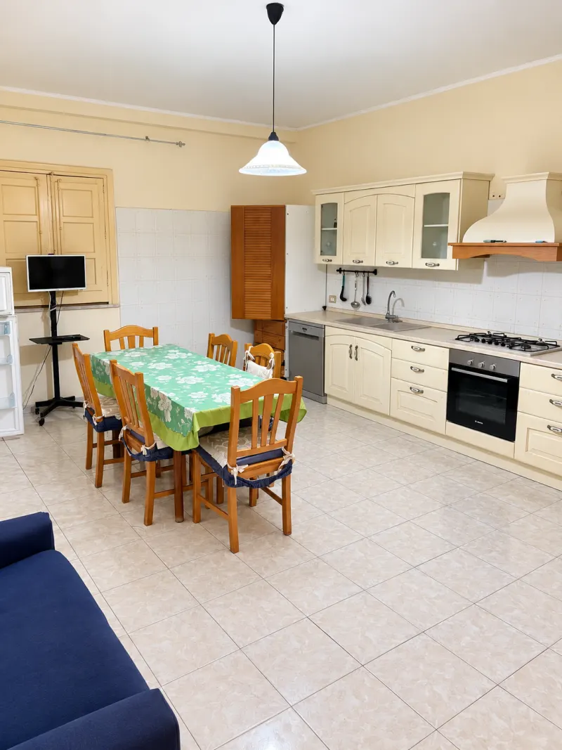 VILLA SINGOLA CON DUE APPARTAMENTI INDIPENDENTI E AMPIO GIARDINO – VACCARIZZO, CATANIA · foto 5
