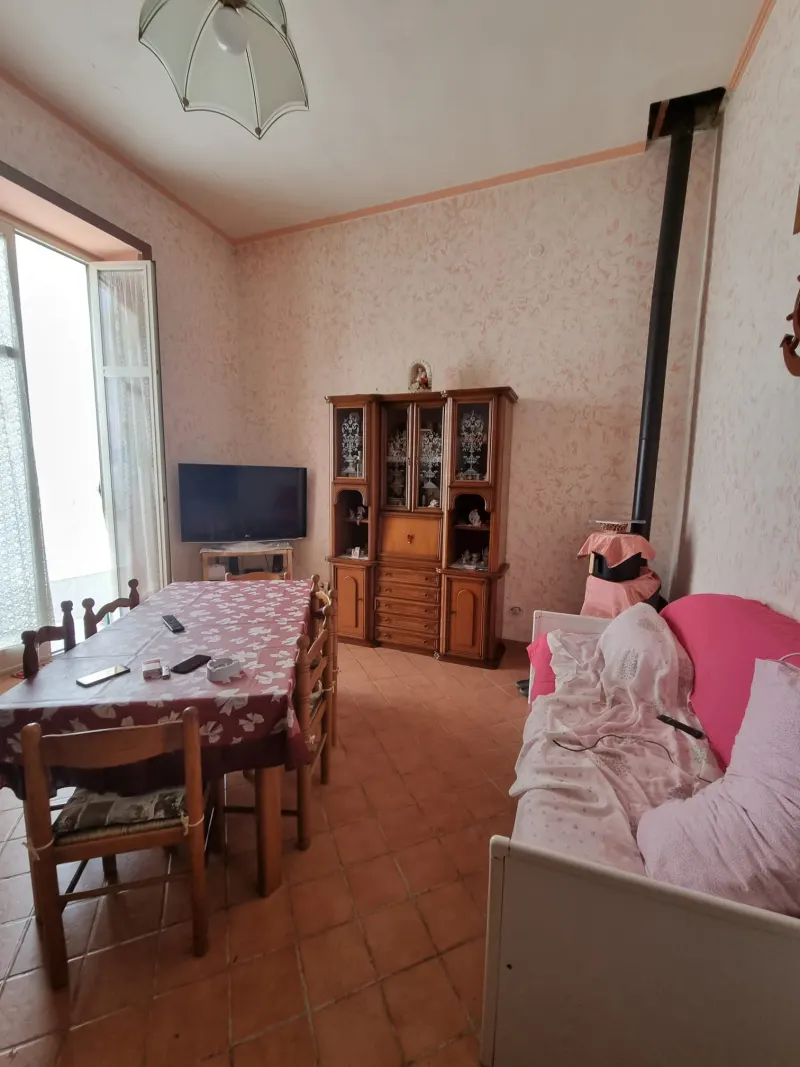Viale S.Antonio trilocale primo piano a Afragola