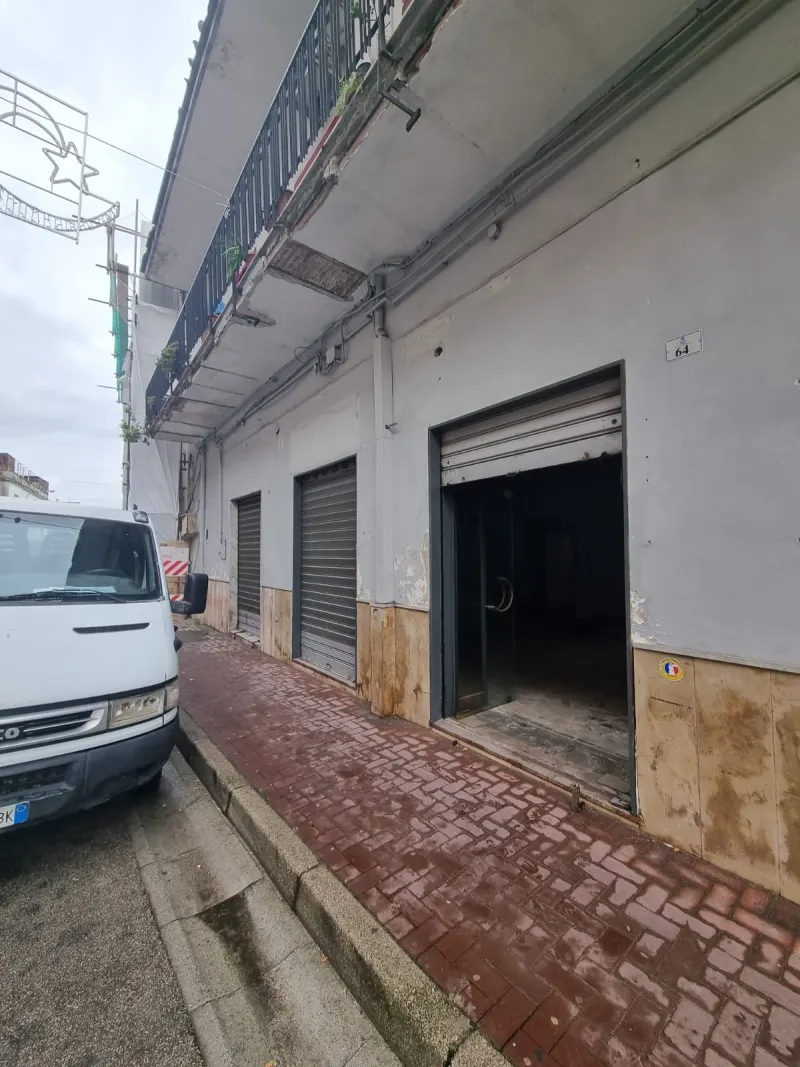 Locale commerciale a Afragola