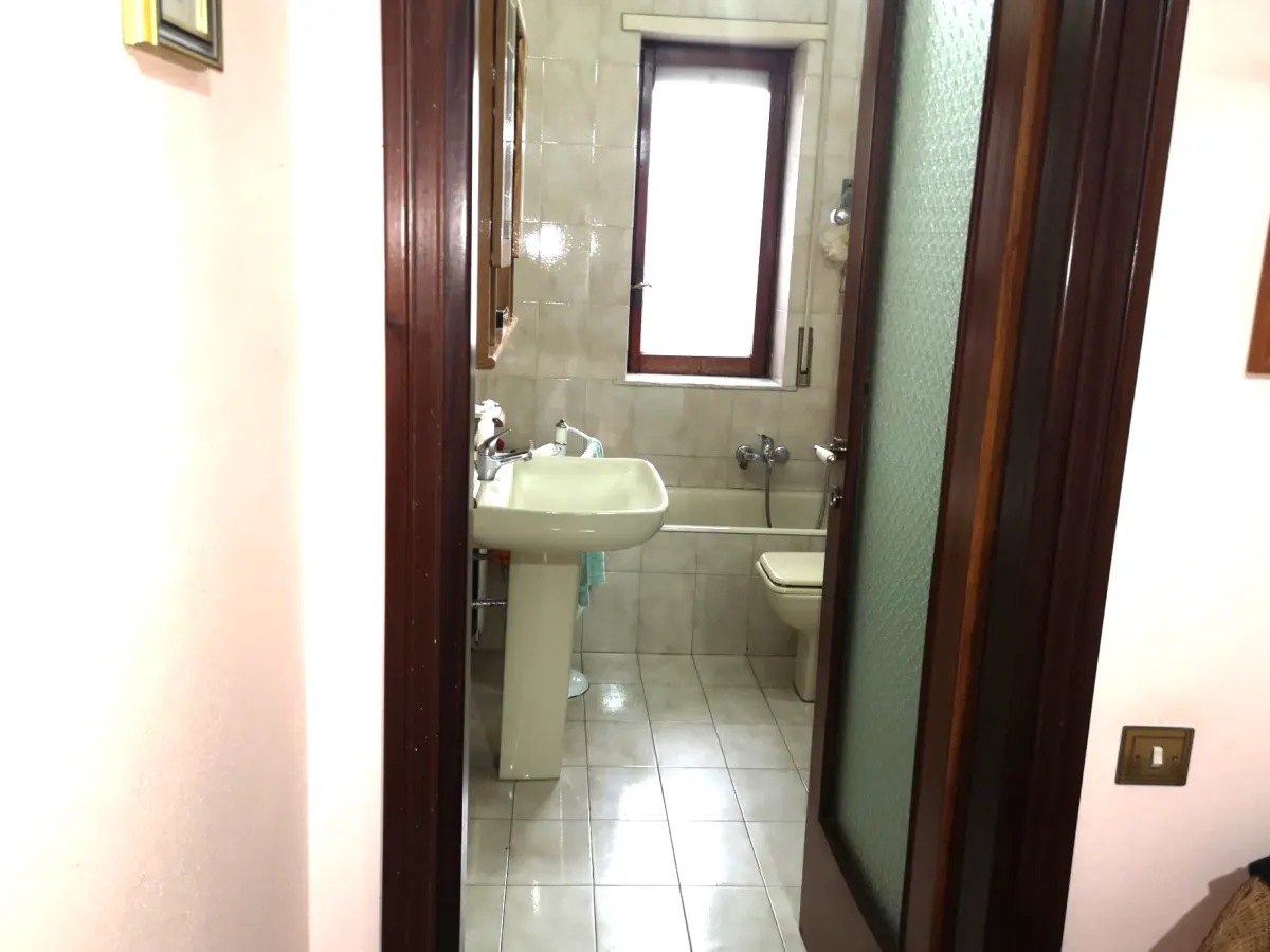 Appartamento via M.R. Imbriani tre vani e box · foto 10