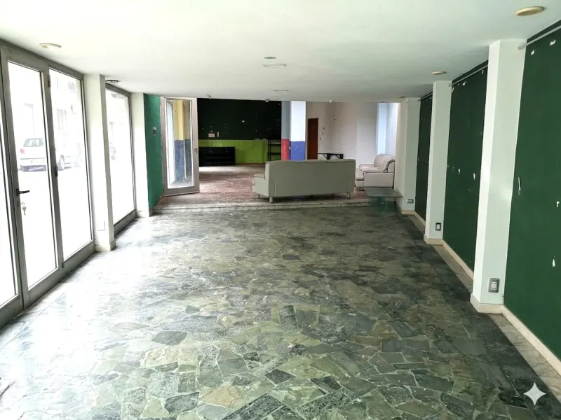 Locale commerciale a Afragola