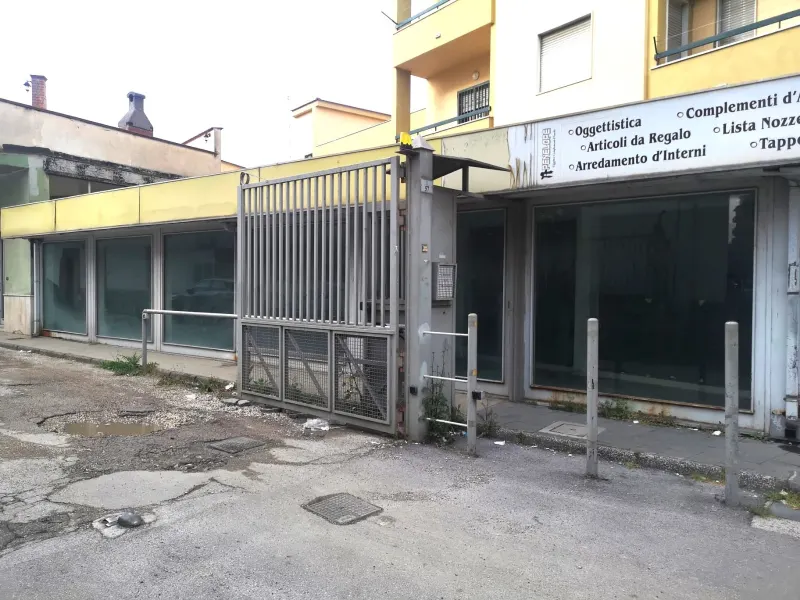 Locale commerciale · foto 4