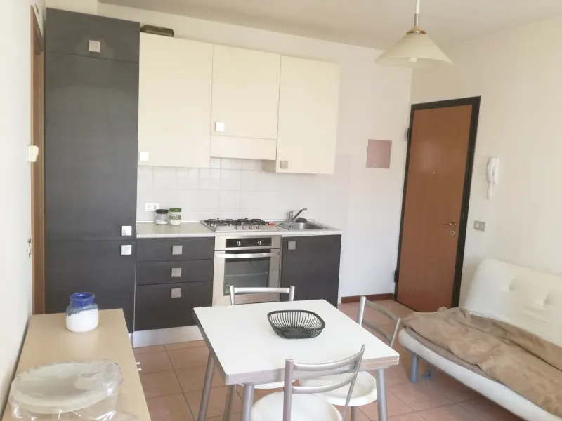 Bilocale arredato per studenti - quartiere San Lazzaro · foto 2