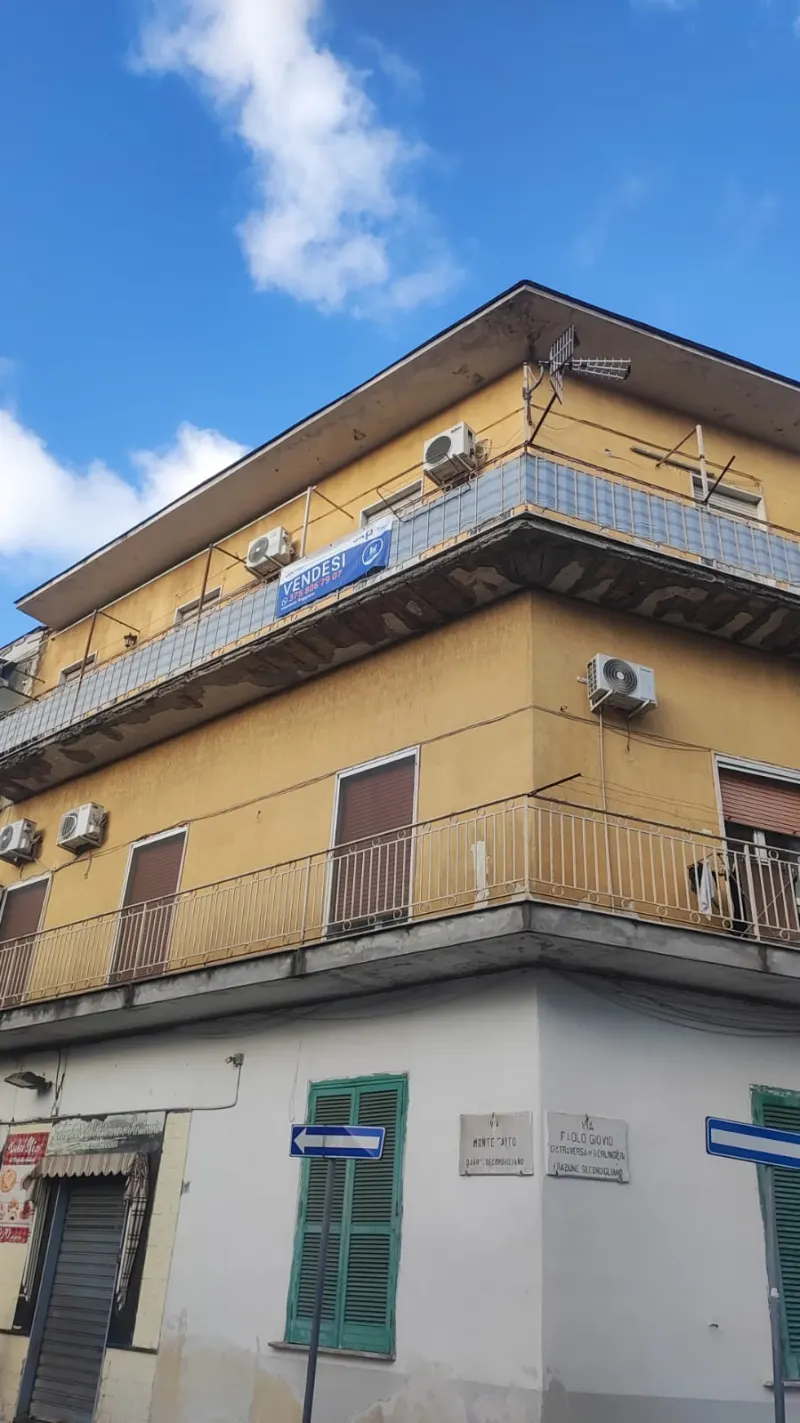 Appartamento LIBERO via paolo giovio 22 a Napoli
