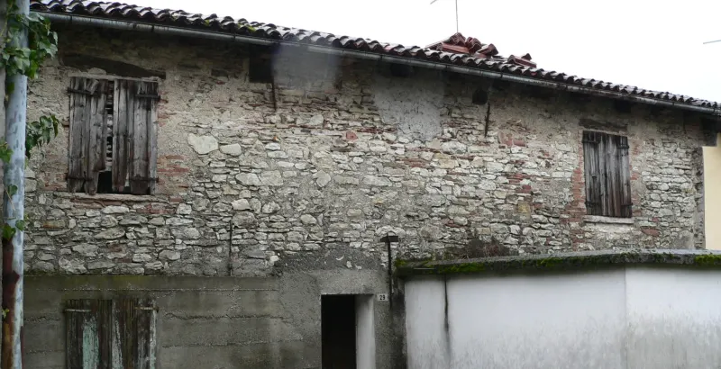 PORZIONE DI CASA CON ANNESSO ADIACENTE · foto 2
