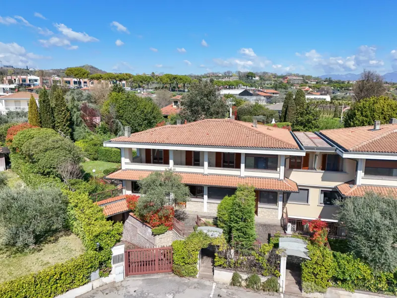 VILLA A SCHIERA · foto 3